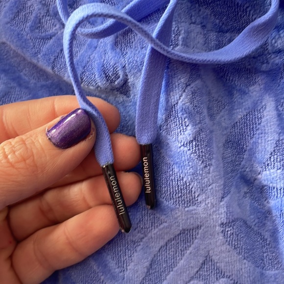 LULULEMON early periwinkle textured Terry cloth beach top hoodie sz6/M - Picture 5 of 5